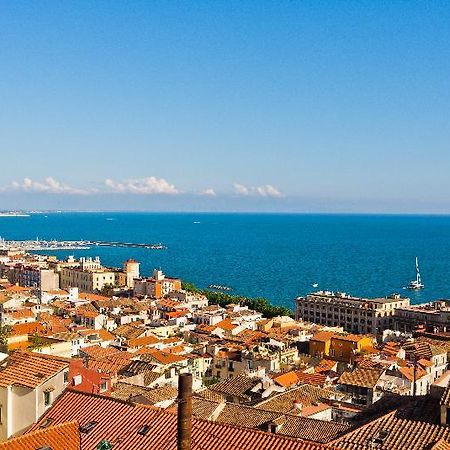 Bed And Travel Apartment La Minerva Suite Salerno Buitenkant foto