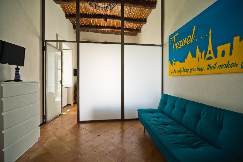 Bed And Travel Apartment La Minerva Suite Salerno Buitenkant foto