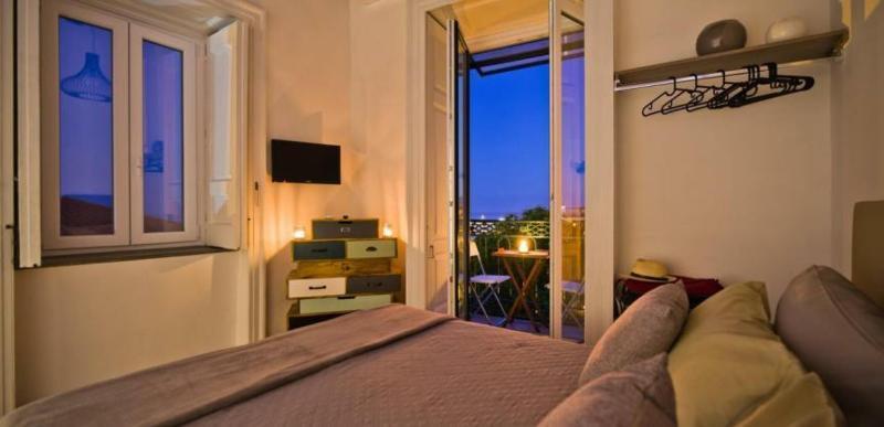 Bed And Travel Apartment La Minerva Suite Salerno Buitenkant foto