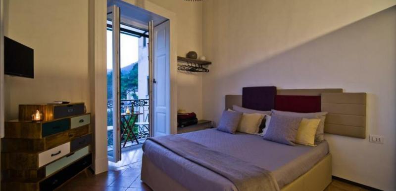 Bed And Travel Apartment La Minerva Suite Salerno Buitenkant foto